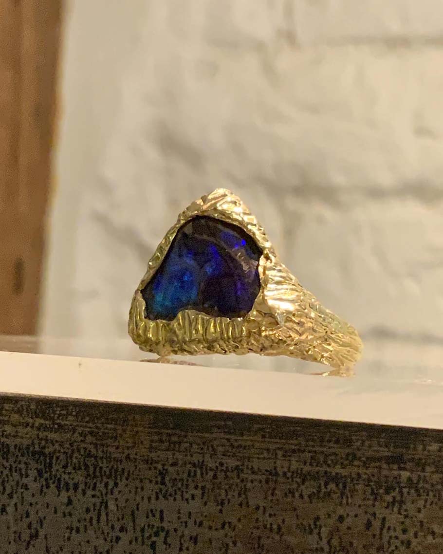 Ganboa joyeria contemporanea anillo opalo azul