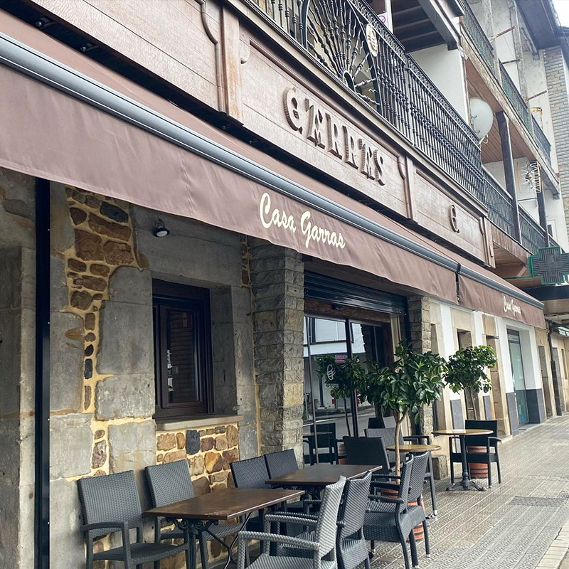 Casa Garra: su fachada del restaurante en Karrantza