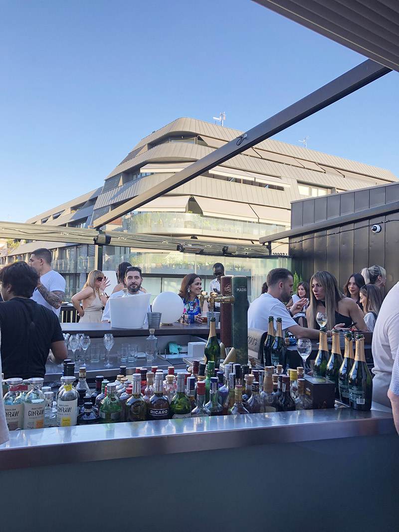 ambiente en Bilbao en la Terraza de Yandiola