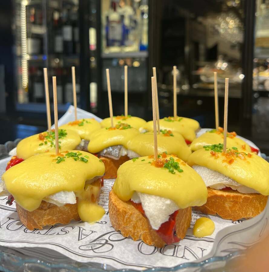 Pintxos en Bilbao: bacalao al pil pil 